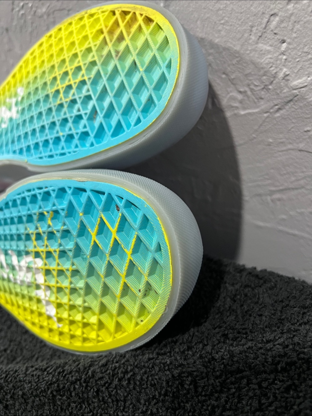 đ„đ„ VANS Cultivate Care Rainbow Checkered Canvas Gum Soles Slip-on Shoes Mens 8.5 - Picture 12 of 12